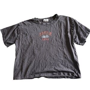 Woman’s brown cropped tee (A15)